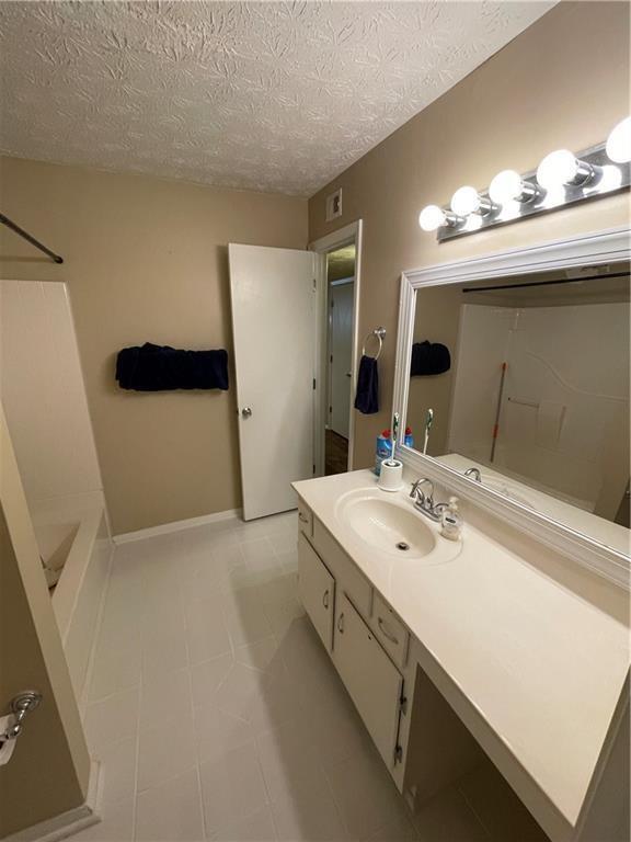 Building Photo - 803 Wynnes Ridge Cir SE