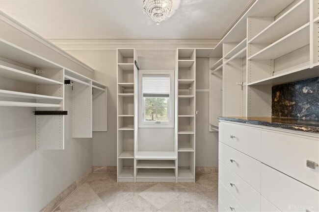 Building Photo - 9020 Whisperinghill Dr