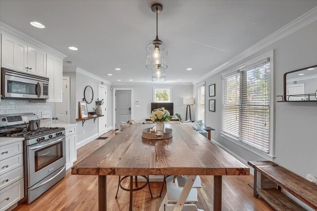 Building Photo - 18 Claymont Terrace