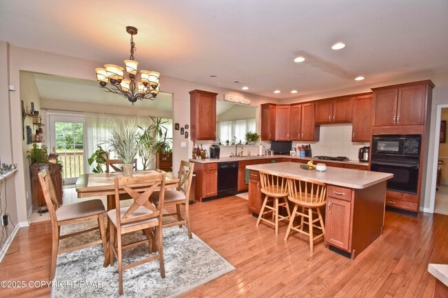 Building Photo - 3257 Doral Ct
