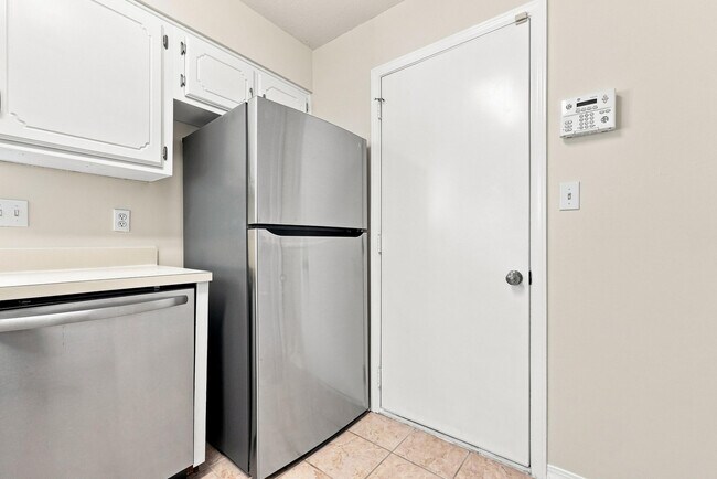 Building Photo - 148 Meadowbrook Ct