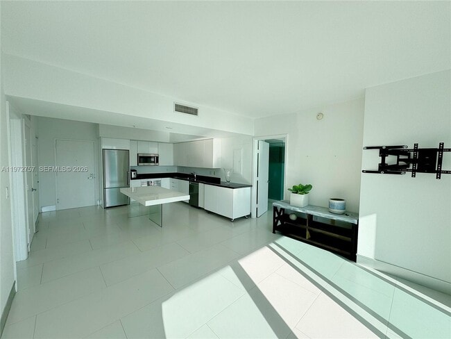 Building Photo - 92 SW 3rd St