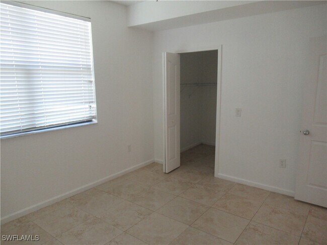 Building Photo - 12970 Positano Cir