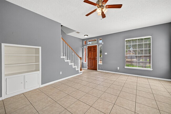Building Photo - 4806 Sunshine Dr