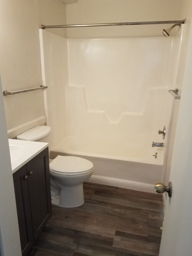 Building Photo - 1745 La Cres St