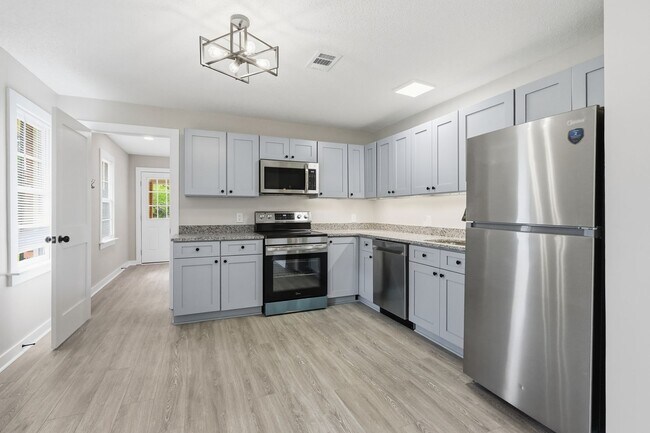 Building Photo - 3 bed/2.5 bath home FOR RENT!!