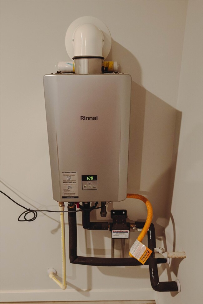 Building Photo - 8598 Blueberry Ash St