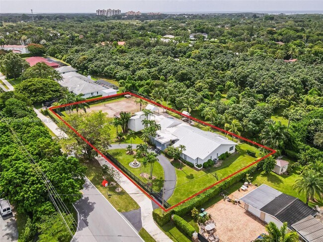 Primary Photo - 6900 SW 136th St