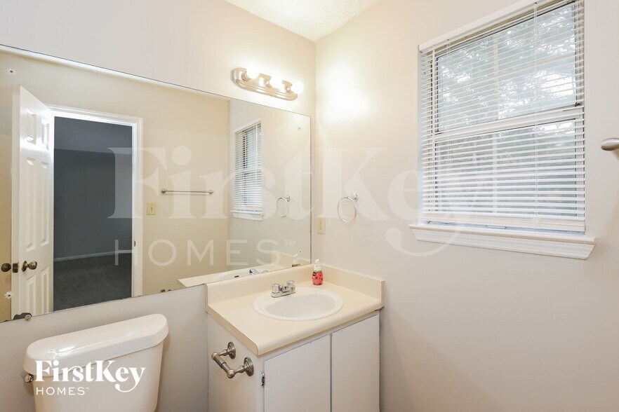 Building Photo - 8062 Creekstone Way