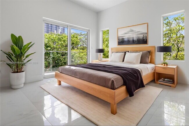 Building Photo - 3140 Carter St