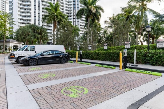 Building Photo - 21205 Yacht Club Dr