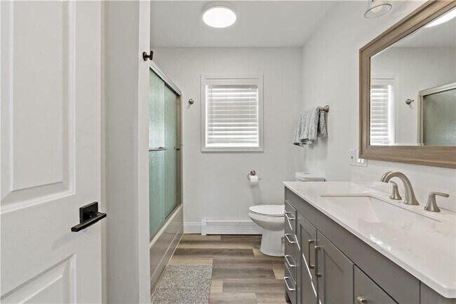 Building Photo - 11 Defelice Rd