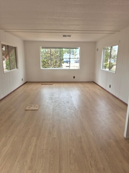 Building Photo - 211 N 1st St