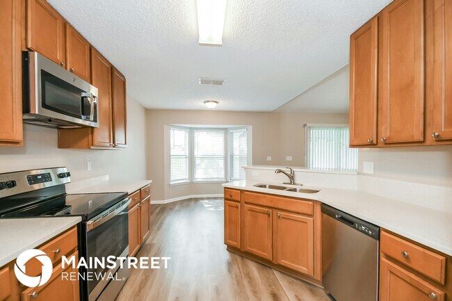 Building Photo - 13968 Crestwick Dr E