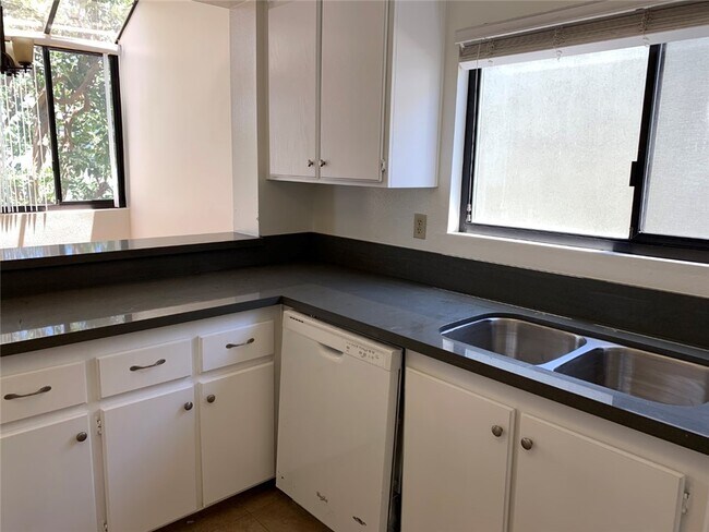 Building Photo - 17641 Sergio Cir