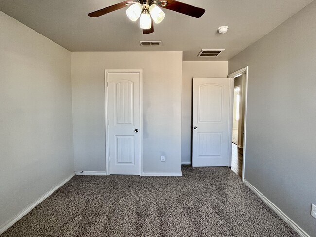 Building Photo - 3450 Itasca St