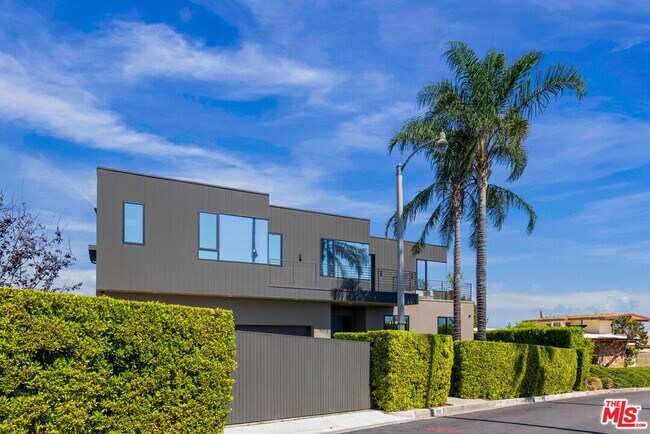 Building Photo - 1030 Somera Rd