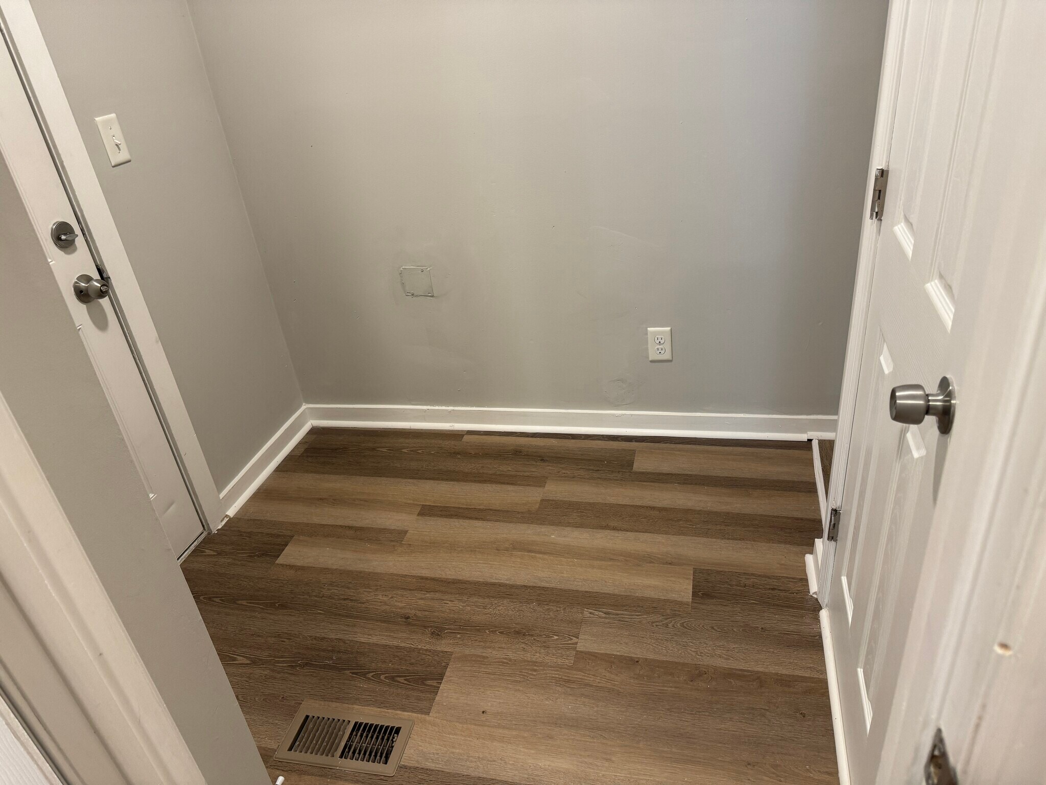 Mud Room - 3903 King St