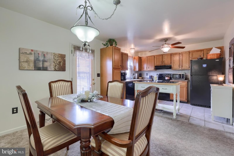 Building Photo - 6 Tiffany Ln