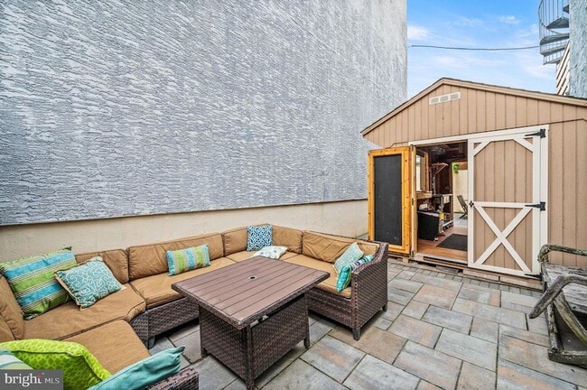 Building Photo - 1520-1522 Dorrance St