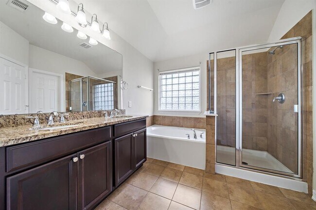 Building Photo - 9960 Golden Field Ln