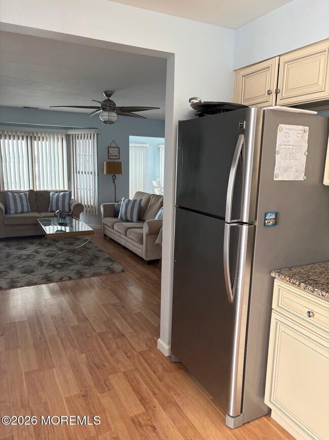 Building Photo - 11 Harborside Dr W