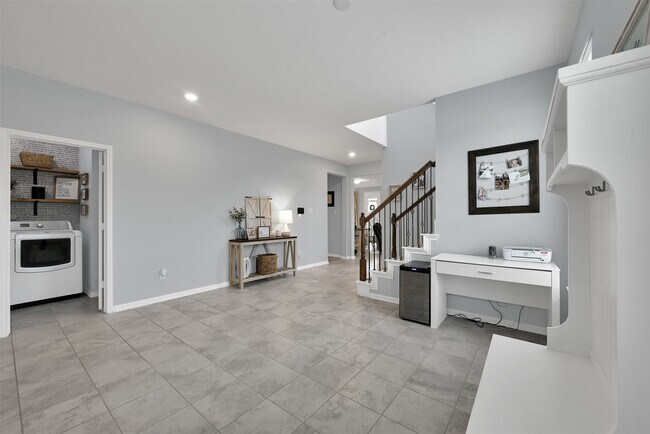 Building Photo - 1127 Littleton Ct