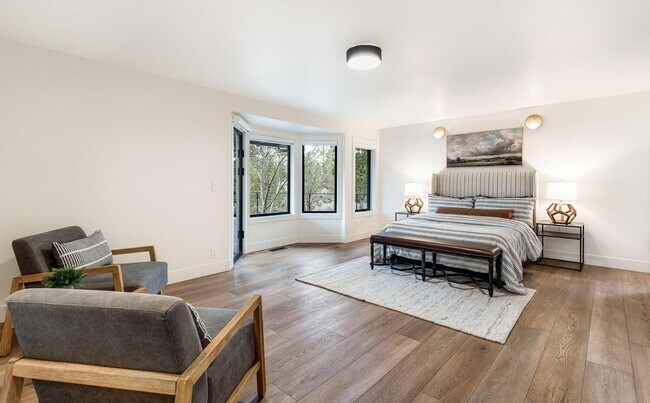 Building Photo - Beautiful Remodeled Home on Acreage!
