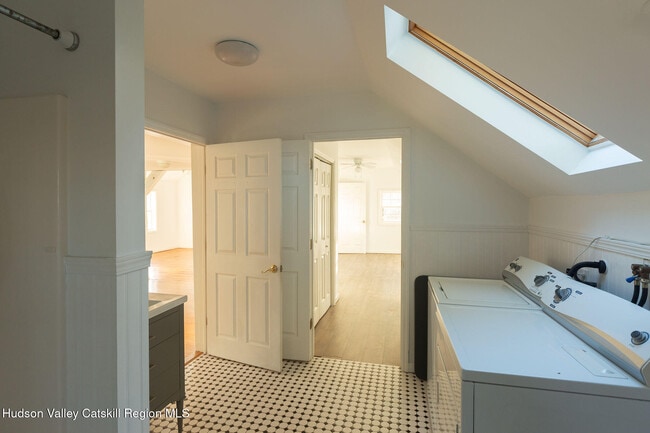 Building Photo - 23 Livingston St