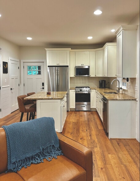 Building Photo - 41959 Sweet Spring Ln