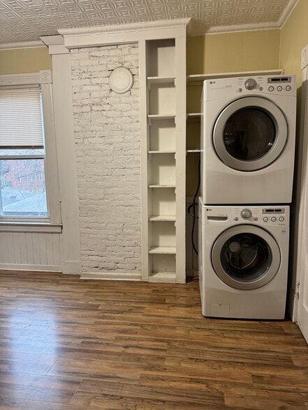 Building Photo - 99 Hungerford St