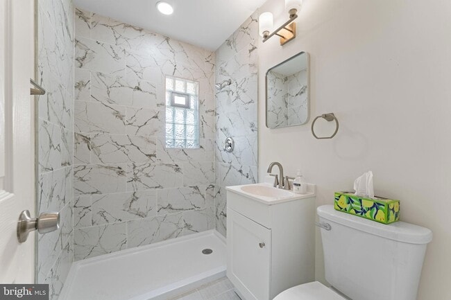 Building Photo - 7407 Kelvin Pl