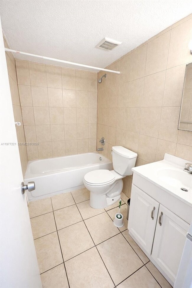 Building Photo - 19805 SW 114th Ave