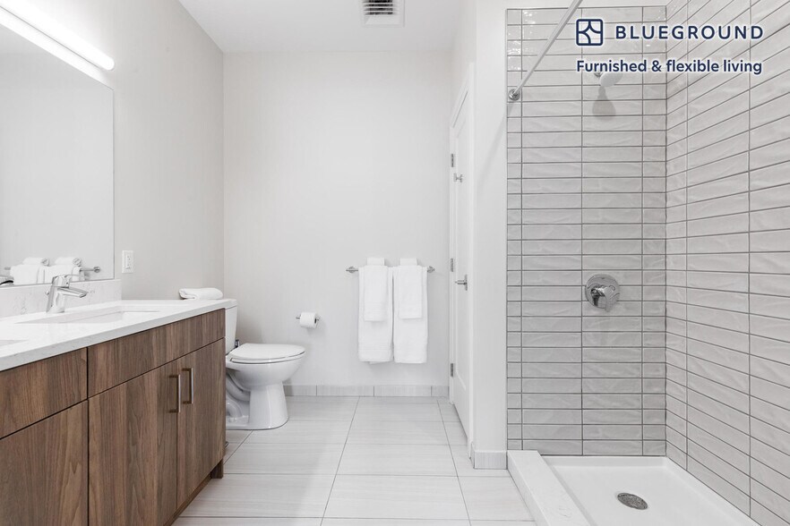 Building Photo - 28 Austin St