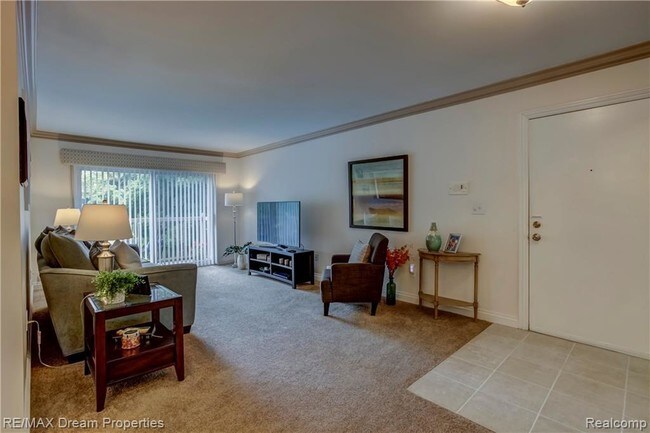 Building Photo - 3501 W 14 Mile Rd