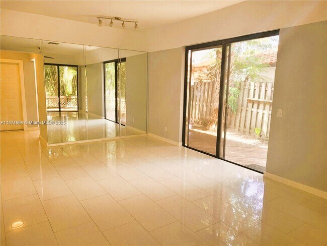 Building Photo - 5845 Fox Hollow Dr