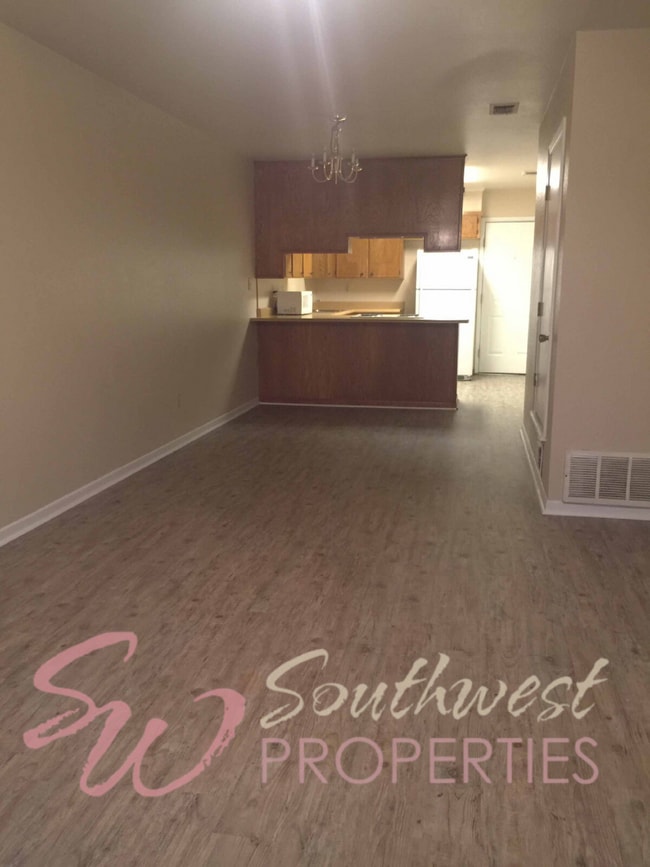 Building Photo - 3 bedroom 2 bath in an excellent neighborhood