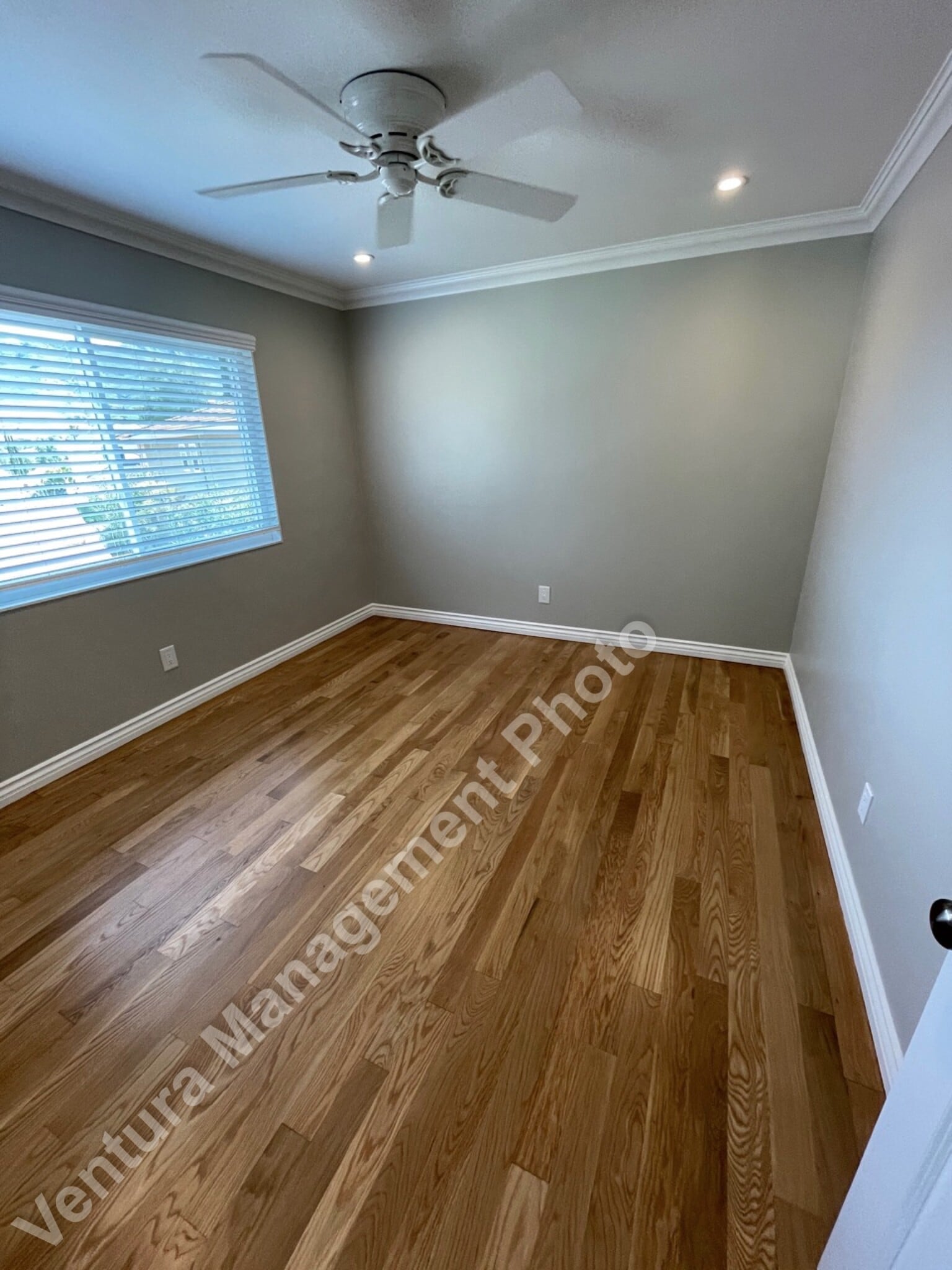 Building Photo - 5515 Lake Lindero Dr