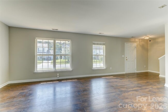 Building Photo - 524 Stillgreen Ln