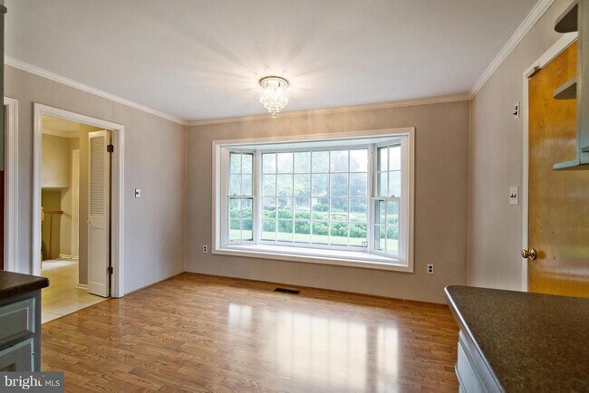 Building Photo - 2012 Friendship Ln