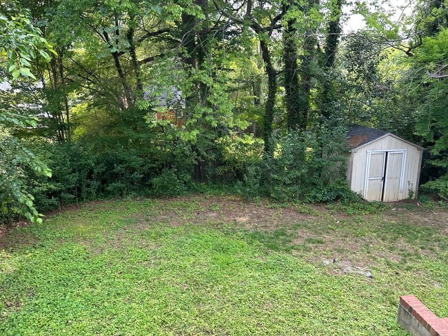 Building Photo - 4 Bedroom | 3 Bathroom Raleigh Home with F...
