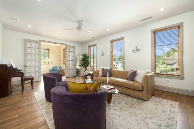 Building Photo - 501 NW B St