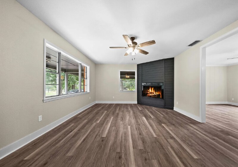 Building Photo - 246 4th Ave