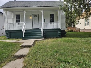 Building Photo - Cozy 3 Bedroom in Southside Council Bluffs!