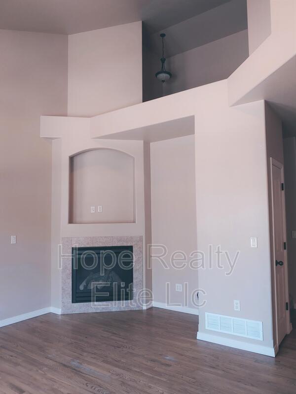 Building Photo - 1555 Promontory Bluff View