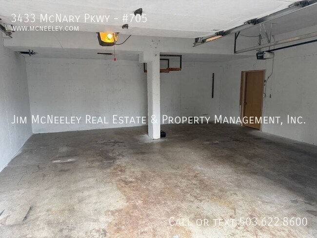 Building Photo - 3433 McNary Pkwy