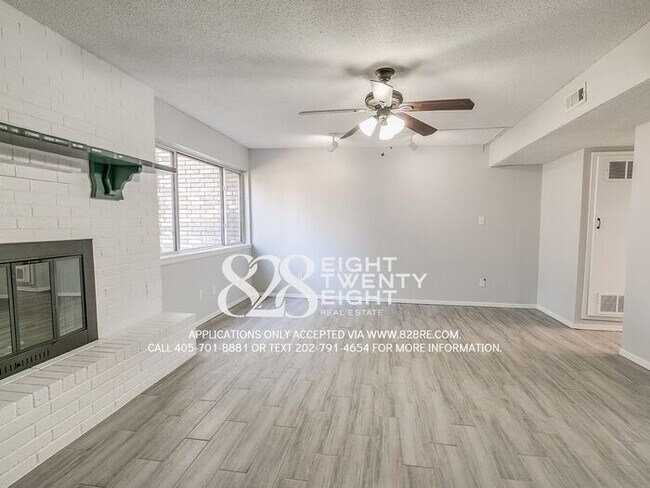 Building Photo - *AVAILABLE NOW!* Spacious 3 Bed/2.5 Bath Condo in East Norman!