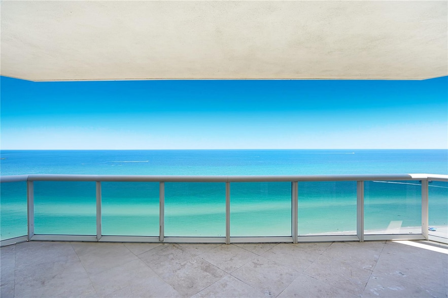 Building Photo - 4775 Collins Ave