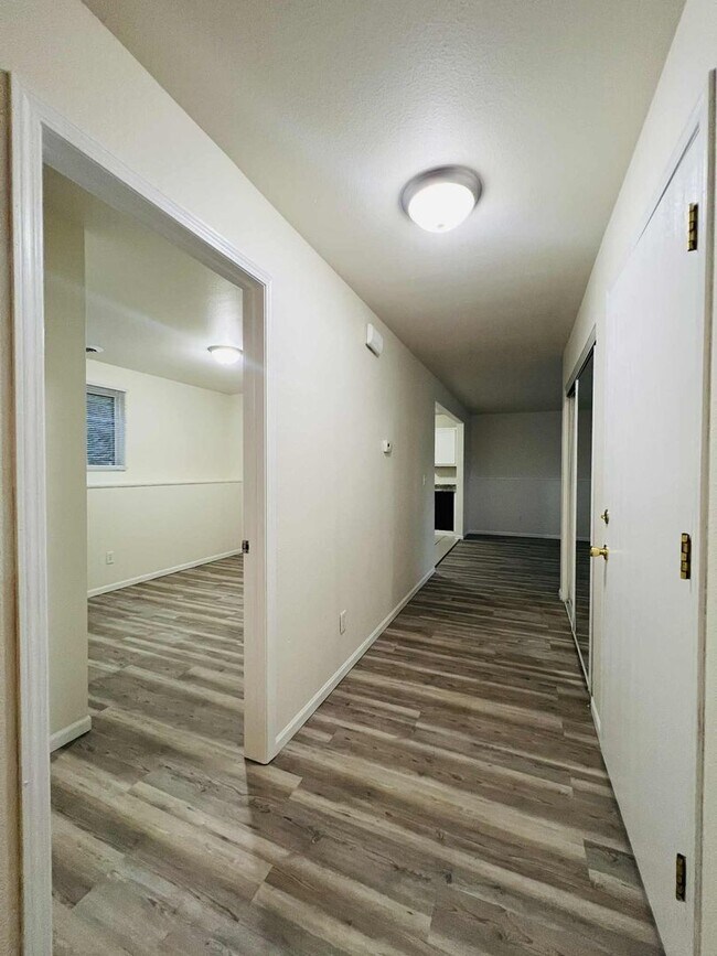 Building Photo - KHR-2708-48-S