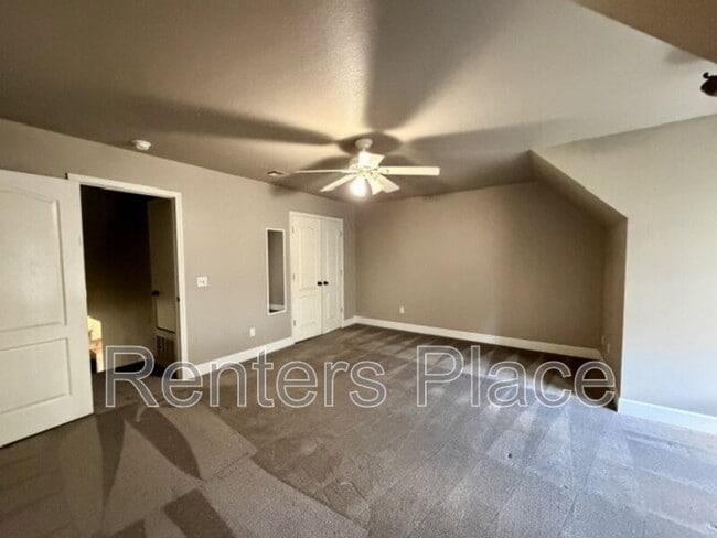 Building Photo - 3827 W Canton St